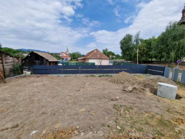 Stavebný pozemok so stavebným povolením a projektom v obci Brezina